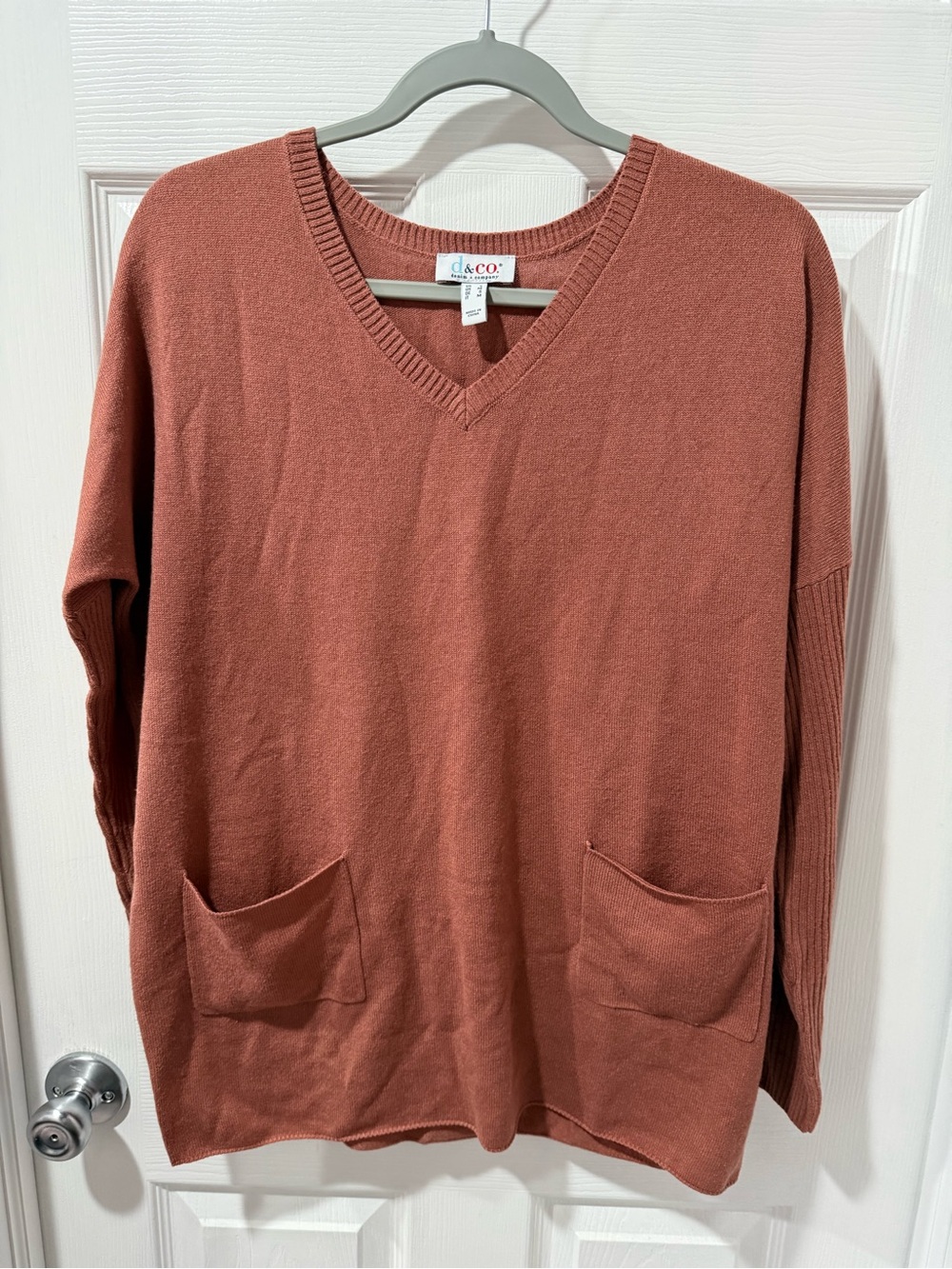 d&co. Women's V-Neck Pocket Sweater - Rust